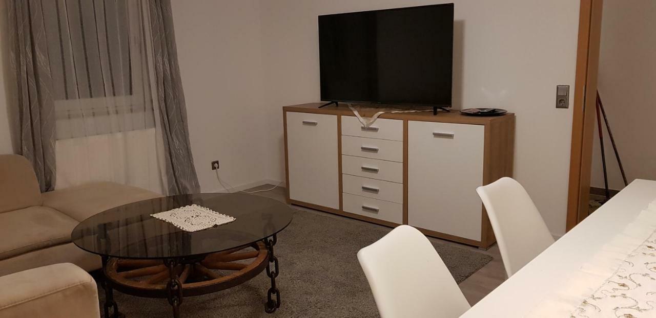 Outletcity Ferienwohnung Apartment 2 Metzingen  Zewnętrze zdjęcie