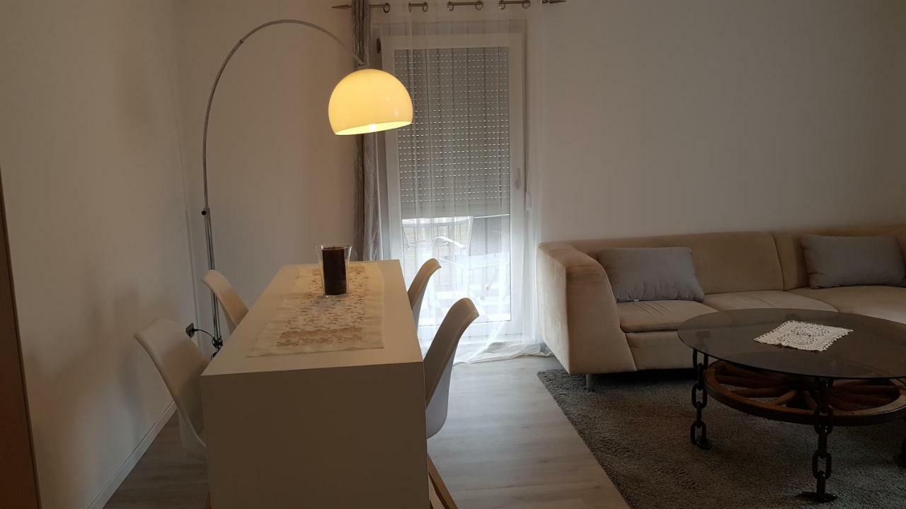 Outletcity Ferienwohnung Apartment 2 Metzingen  Zewnętrze zdjęcie