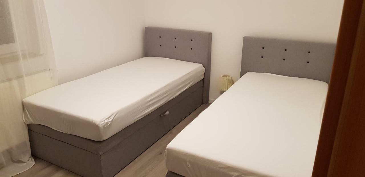 Outletcity Ferienwohnung Apartment 2 Metzingen  Zewnętrze zdjęcie